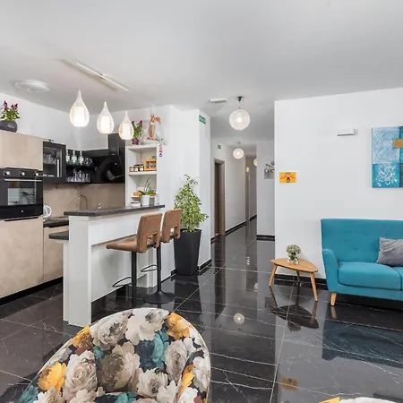 Apartamento Stunning In With Wifi - Cir773 Pula